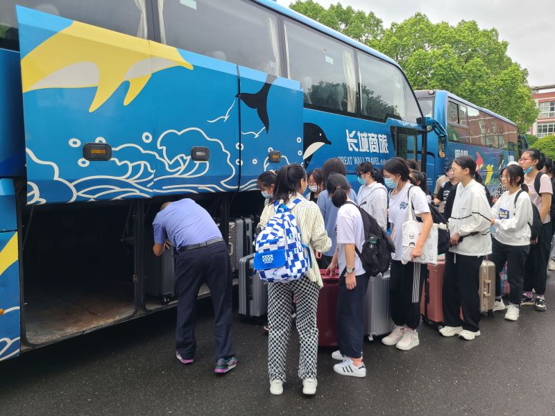 商旅分公司保障新生軍訓(xùn)用車(chē)